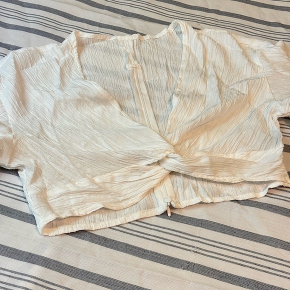 White crop top - Picture 3 of 3